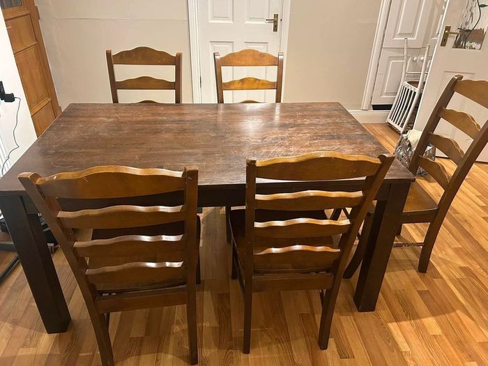 kitchrn table