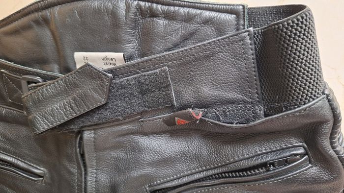 Leather motorcycle trousers