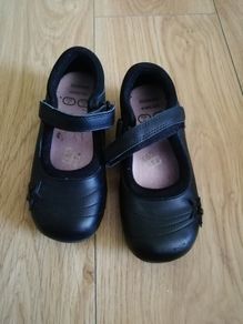 Girls shoes