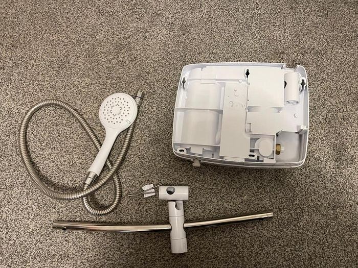 almost new Triton T90sr electric shower