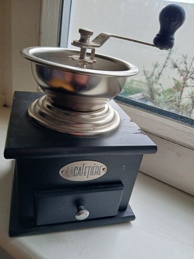 Black Cafetiere Coffee Mill