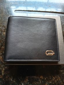 Gucci black leather bifold wallet