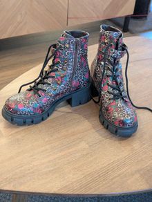 GUESS Floral Print Lace-Up Zipper Ankle Combat Boots size 7