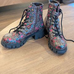 GUESS Floral Print Lace-Up Zipper Ankle Combat Boots size 7