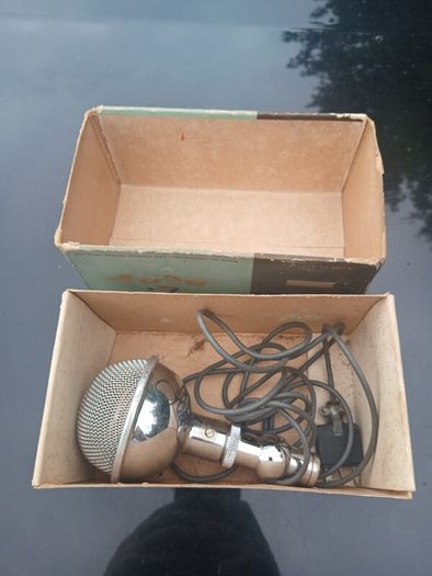 Vintage microphone (boxed)