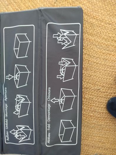 Baby travel cot