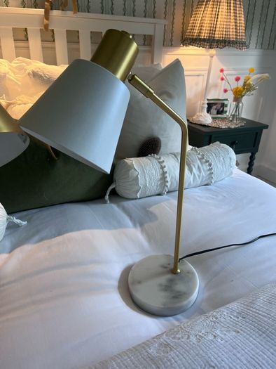 2 gold & lamps