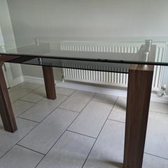 Glass top classic living room table.