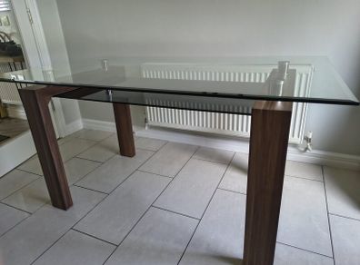 Glass top classic living room table.