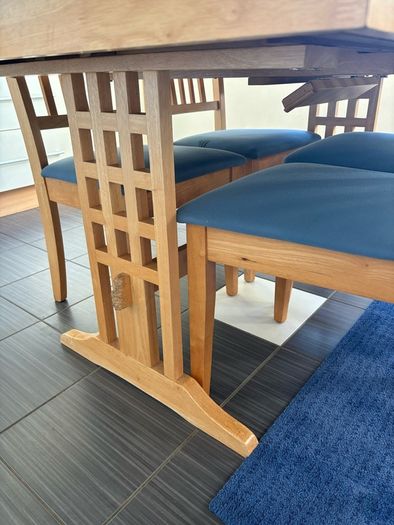 Kitchen table