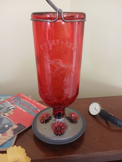 Humming bird feeder