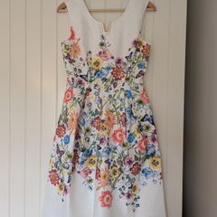 Yumi dress in size UK10