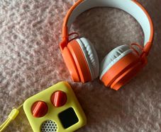 Yoto Mini, Earphones + Travel Case