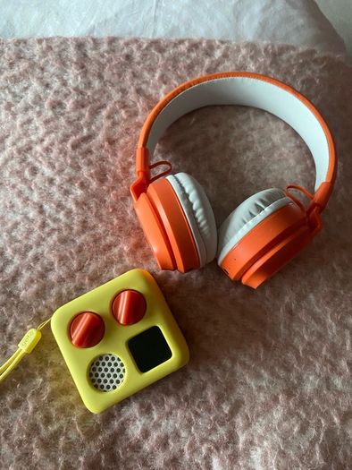 Yoto Mini, Earphones + Travel Case