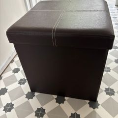 Collapsible storage box