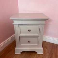night stand / bedside locker