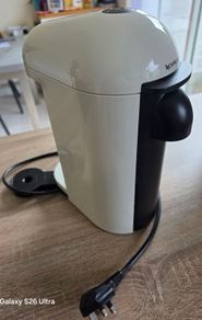 Nespresso Vertuo coffee set, pod tower, glass tray with pod holder, 1 Descaler pouch.