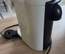 Nespresso Vertuo coffee set, pod tower, glass tray with pod holder, 1 Descaler pouch.