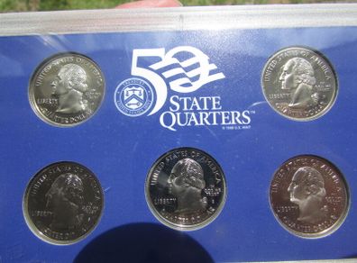 US 2002 State Quarters Proof Set.In case BU Frosted detail.
