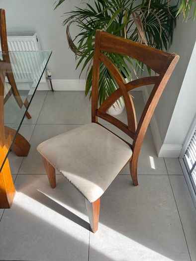 Dining table and 6 chairs