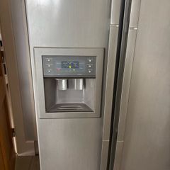 Samsung american style fridge freezer