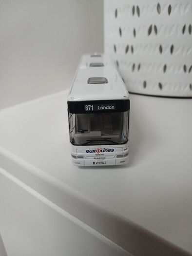 model bus