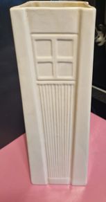 Belleek Frank Lloyd Wright Inspired Cream Vase