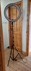 Andoer LA-650D LED Ring Light with stand