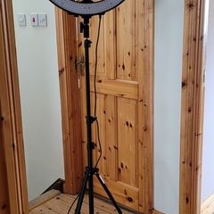 Andoer LA-650D LED Ring Light with stand