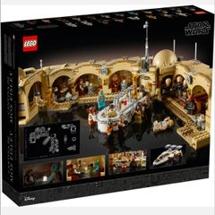 Retired LEGO Star Wars 75290 Mos Eisley Cantina