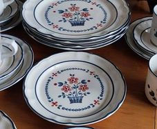Set For 6 Cumberland Stoneware by Hearthside - BRAMBLEBERRY