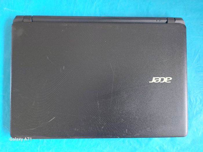 ACER Aspire ES 13 Model ES1-331-C7Z3. 4GB Ram, 32GB HDD, Windows 8, Intel Celeron CPU N3050, 1.6GHz. Chrome, VLC, etc