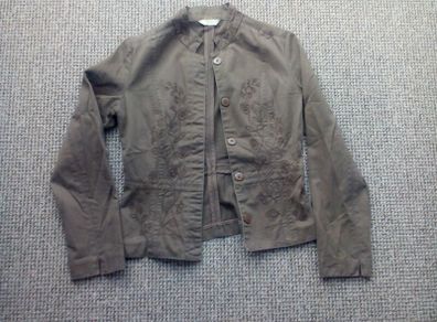 Women's Jacket Embroidery Style Detail on Jacket.