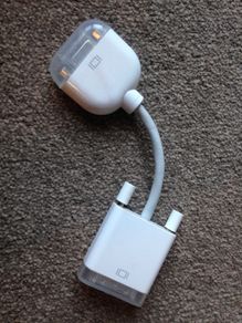 Genuine Apple DVI to VGA Monitor Adapter White Cable