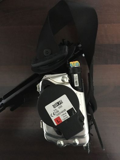 Mercedes benz glc  , c left front seat belt