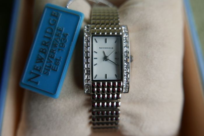 Newbridge Silverware Ladies Bracelet Watch never used in Original Box