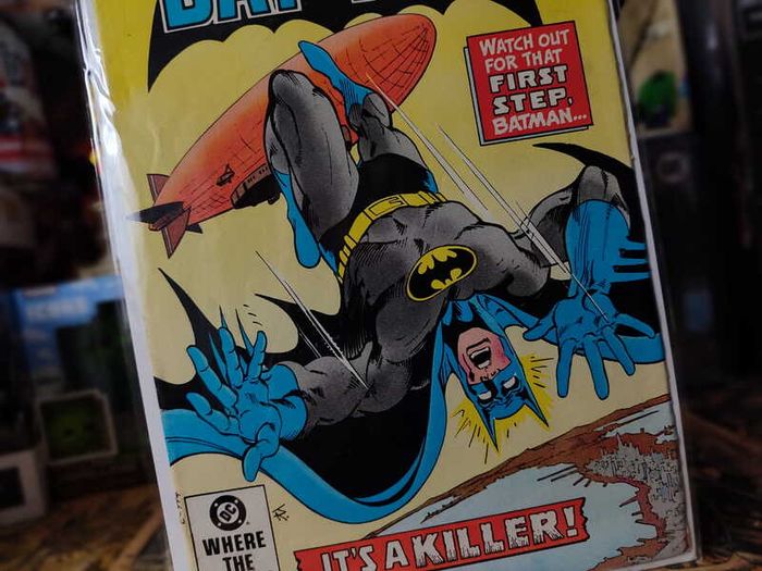 Batman ! Issue #352 ! The Killer Sky ! Bronze Age Comic from 1982 ! by DC Comics !