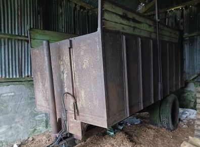 Silage trailer