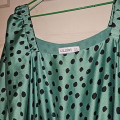 Gallery  green Maxi dress