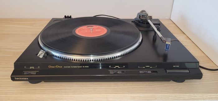 Technics SL DD33 Turntable.