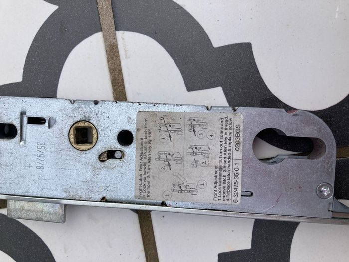 Multipoint door lock gearbox mechanism