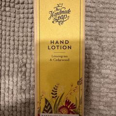 THE HAND MADE SOAP COMPANY - Body Lotion - Lemongrass & Cedarwood
