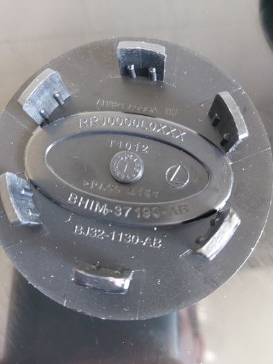 4 x Land Rover 63mm Centre Caps - FREE POST