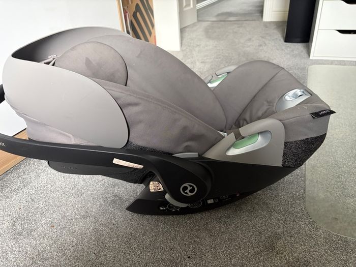 Cybex Cloud T I Size Car Seat & Base Bundle