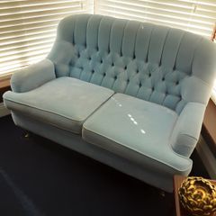 Antique Dutch sofa blue buttoned back with 4 cushions and 2 arm covers