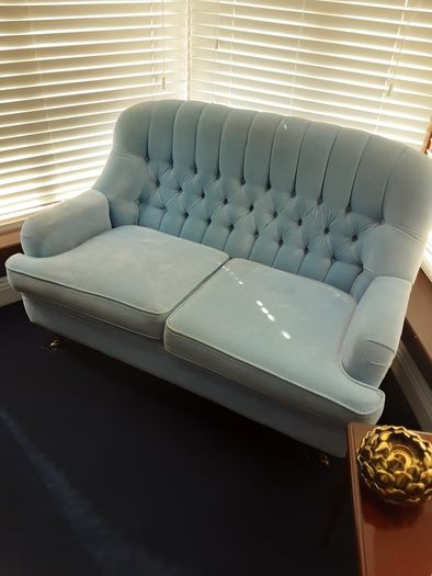 Antique Dutch sofa blue buttoned back with 4 cushions and 2 arm covers