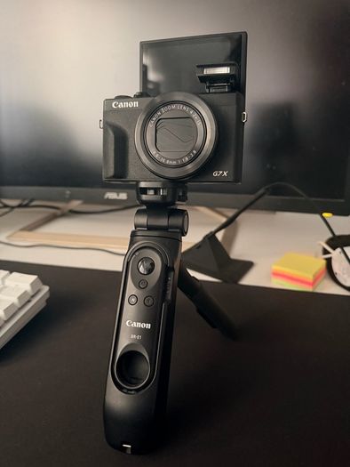 canon g7x mk3 (stand included)