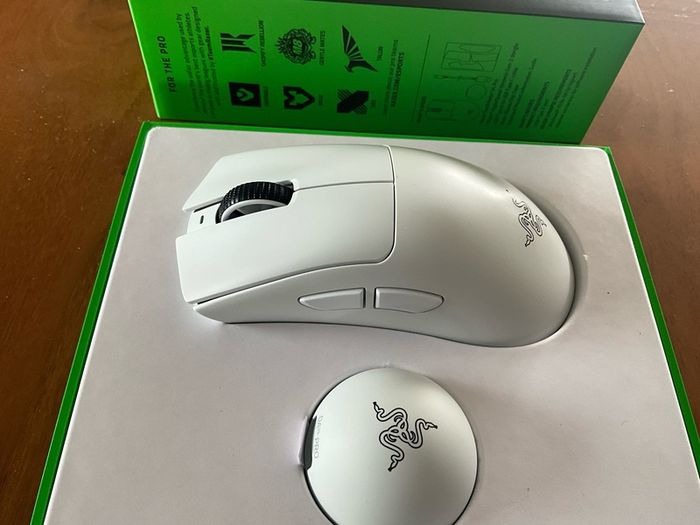 Razor Deathadder V4 White edition