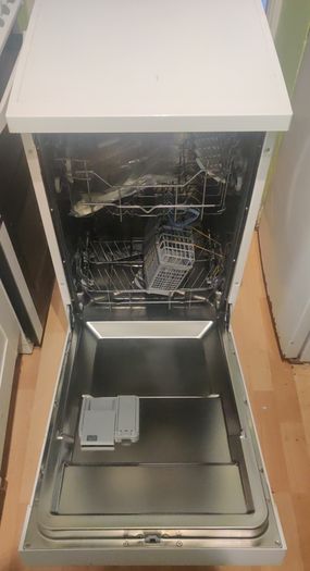 New 45cm Slimline Dishwasher Nordemende DW49WH