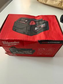m18 battery  - milwaukee